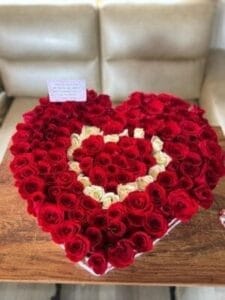 Corazon grande de 150 rosas R180